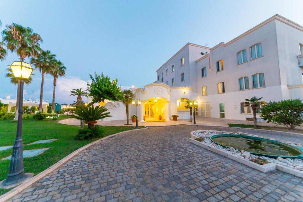 Nicolaus Prime Il Gabbiano Hotel Pulsano Exterior photo