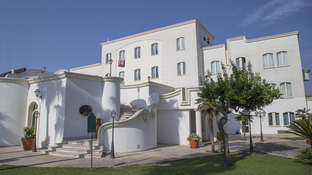 Nicolaus Prime Il Gabbiano Hotel Pulsano Exterior photo